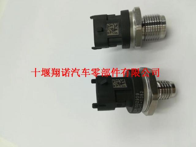 博世东风康明斯轨压传感器0281002909 