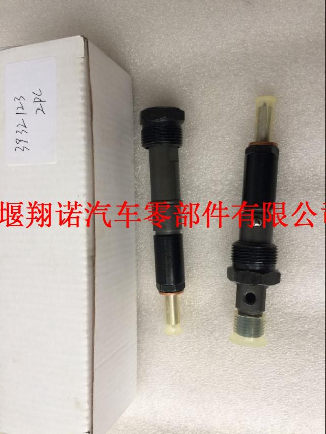 康明斯4BTA3.9喷油器3932123 3283562