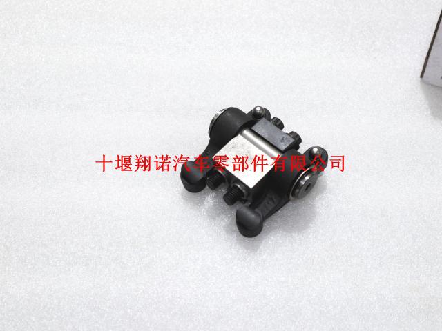 康明斯6CT工程机械发动机摇臂总成 3934921