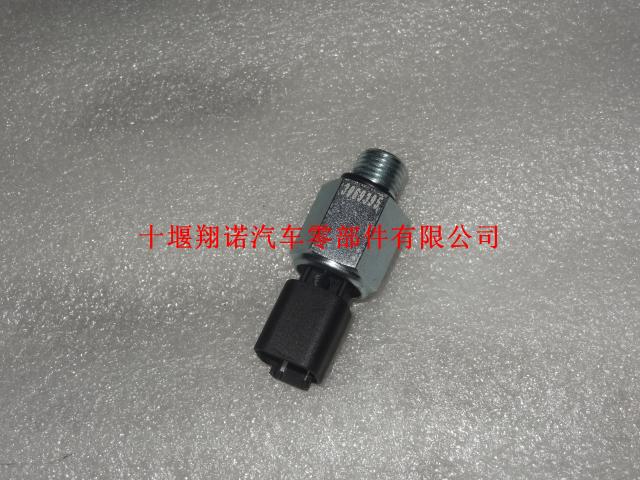 东风康明斯机油压力传感器2897324 