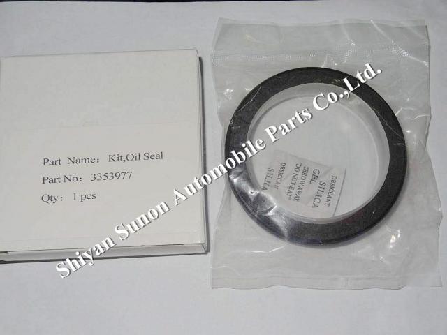 Cummins Front Crankshaft Seal Set 3393977 3900709