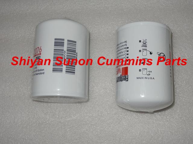Auto tractor diesel engine parts fleetguard water filter 3100307 WF2074 WF2076